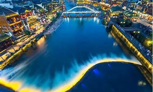 凤凰古城7天天气预报，烟雨沱江边的气候密码