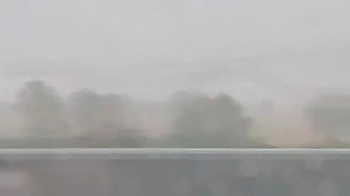 准雨天气，模糊边界中的诗意与守望